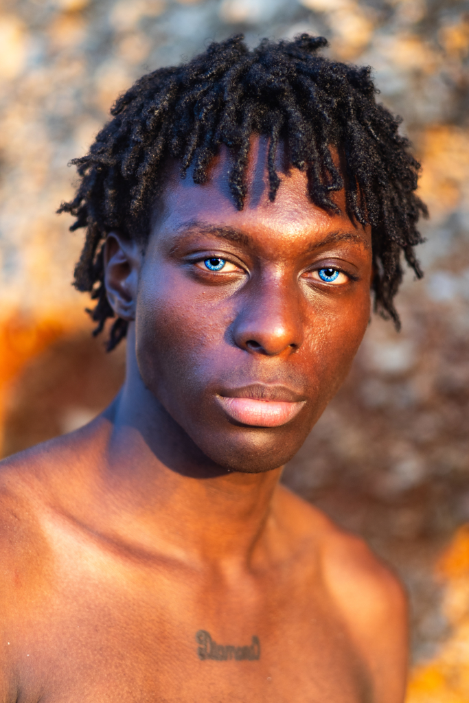 LES YEUX AZUR